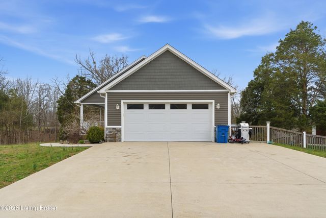 33 Beach Cove Ct, Brandenburg, KY 40108