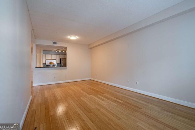 1074 Peachtree Walk NE B418, Atlanta, GA 30309
