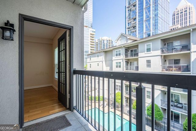 1074 Peachtree Walk NE B418, Atlanta, GA 30309