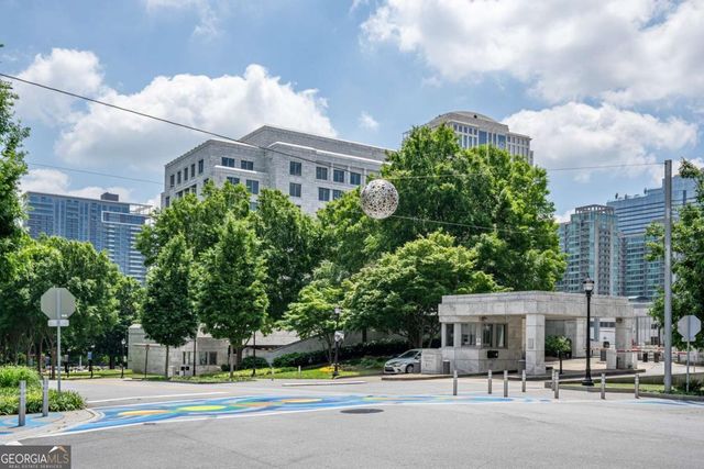 1074 Peachtree Walk NE B418, Atlanta, GA 30309