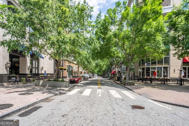 1074 Peachtree Walk NE B418, Atlanta, GA 30309