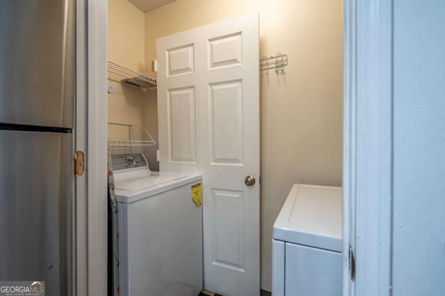 1074 Peachtree Walk NE B418, Atlanta, GA 30309