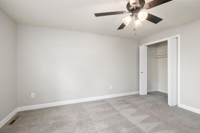 3234 S Danbury Avenue, Springfield, MO 65807