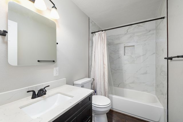 3234 S Danbury Avenue, Springfield, MO 65807