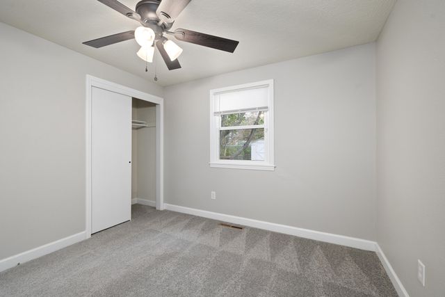 3234 S Danbury Avenue, Springfield, MO 65807