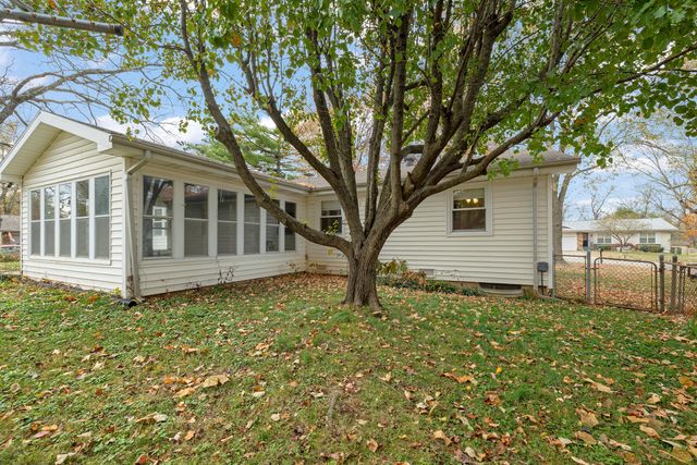 3234 S Danbury Avenue, Springfield, MO 65807