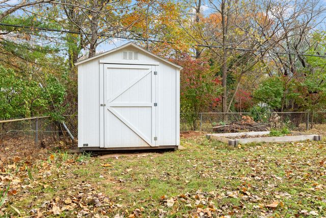 3234 S Danbury Avenue, Springfield, MO 65807