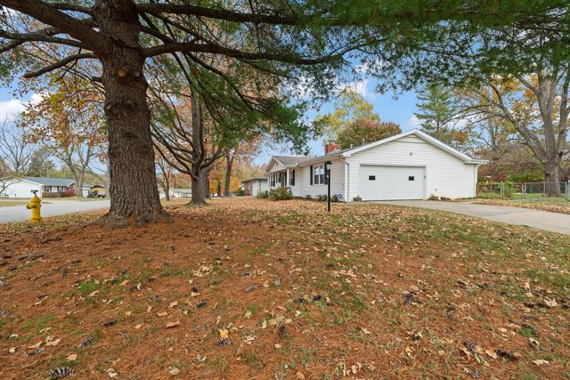 3234 S Danbury Avenue, Springfield, MO 65807