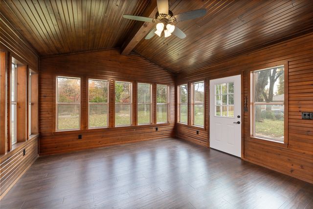 3234 S Danbury Avenue, Springfield, MO 65807