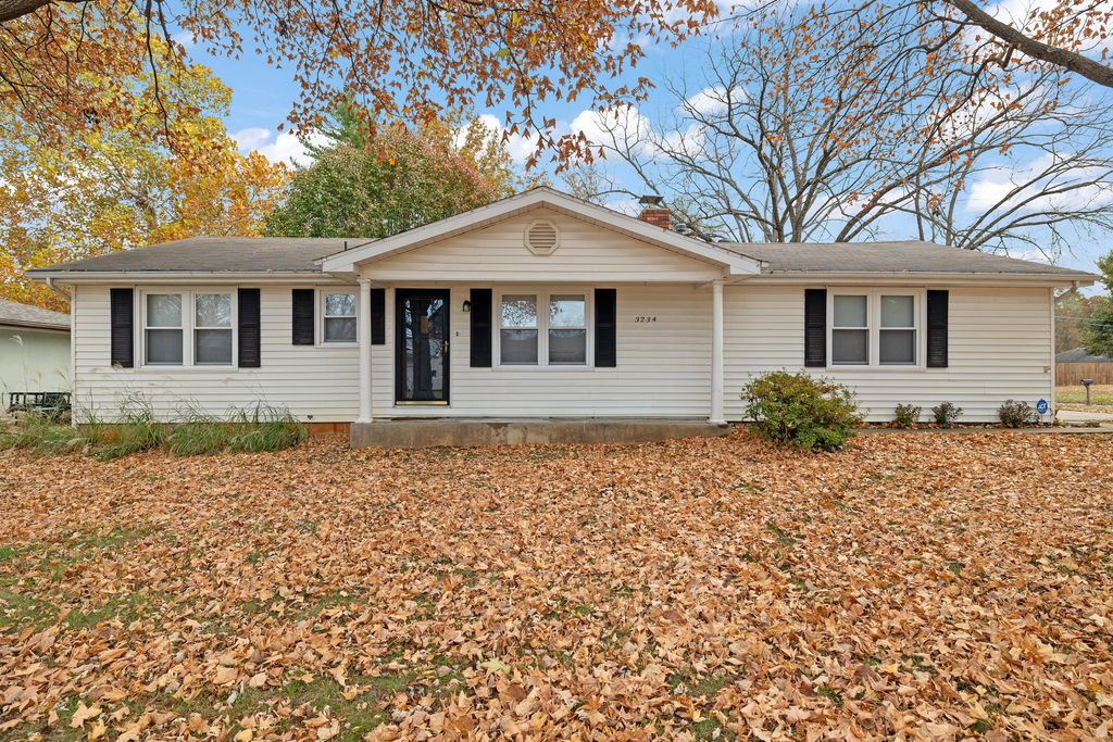 3234 S Danbury Avenue, Springfield, MO 65807
