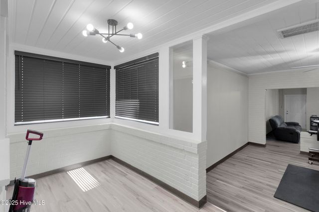 1000 Oriental Avenue, Kinston, NC 28504