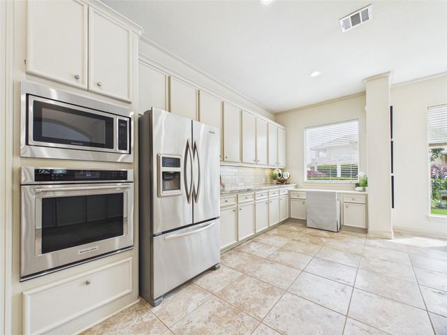 403 Harborside Way, Kemah, TX 77565