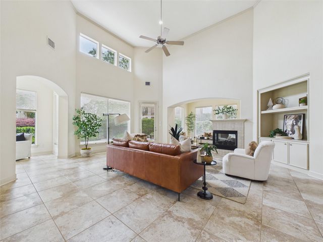 403 Harborside Way, Kemah, TX 77565