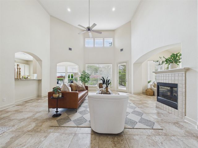 403 Harborside Way, Kemah, TX 77565