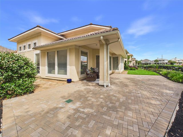 403 Harborside Way, Kemah, TX 77565