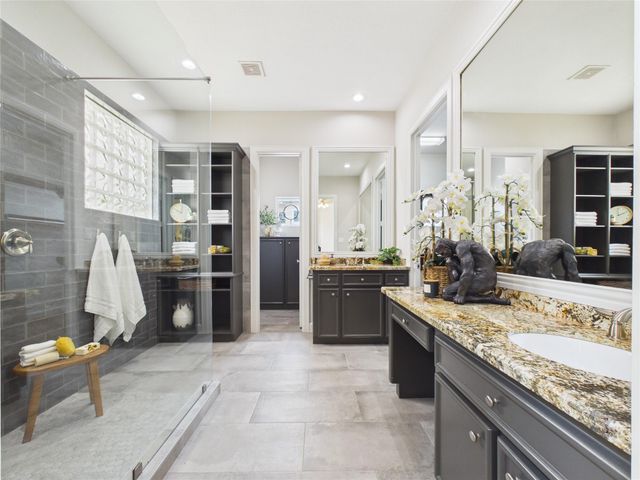 403 Harborside Way, Kemah, TX 77565