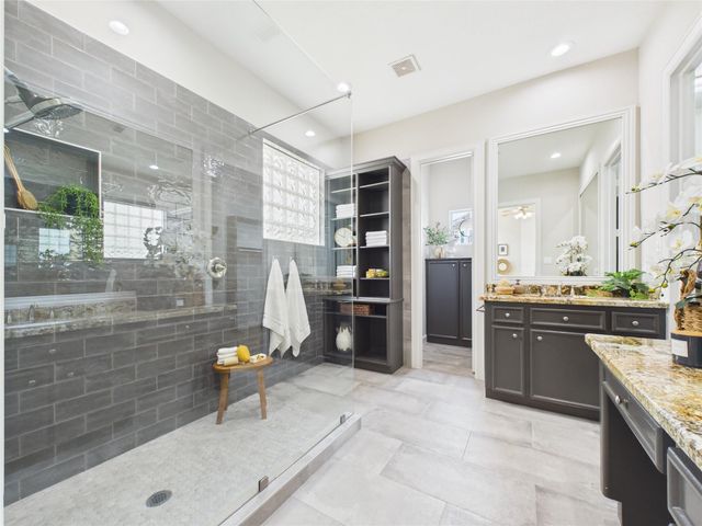 403 Harborside Way, Kemah, TX 77565