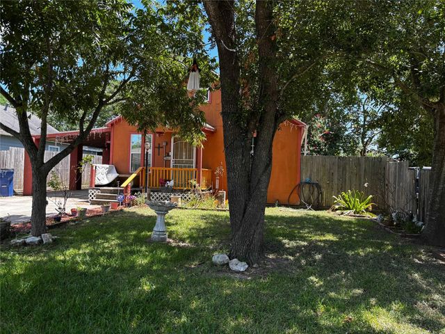 2317 35th Avenue N, Texas City, TX 77590