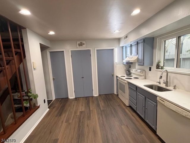 251 Gemini Dr 4A, Hillsborough Twp., NJ 08844