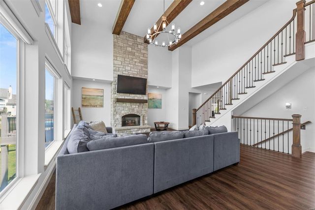 17017 Prestige Landing, Chesterfield, MO 63005