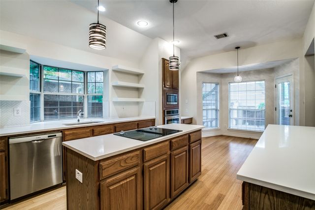 2120 Brentcove Drive, Grapevine, TX 76051