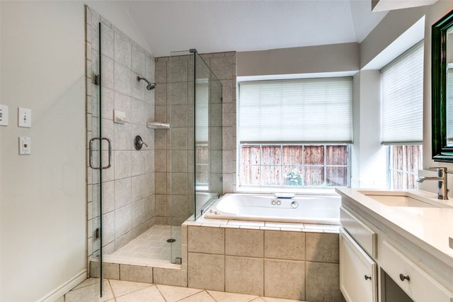 2120 Brentcove Drive, Grapevine, TX 76051