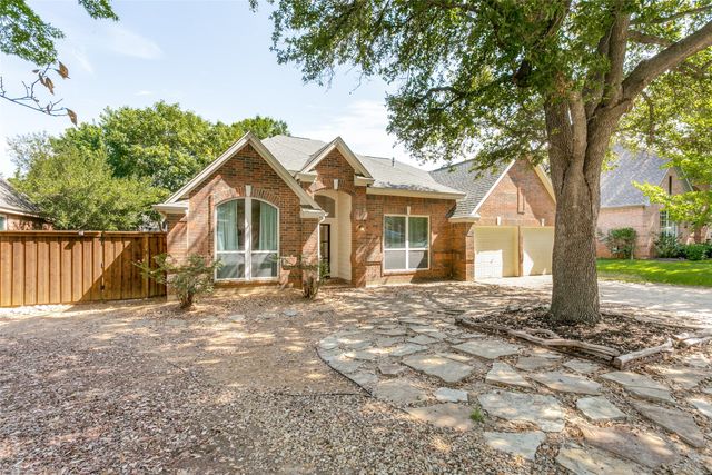 2120 Brentcove Drive, Grapevine, TX 76051