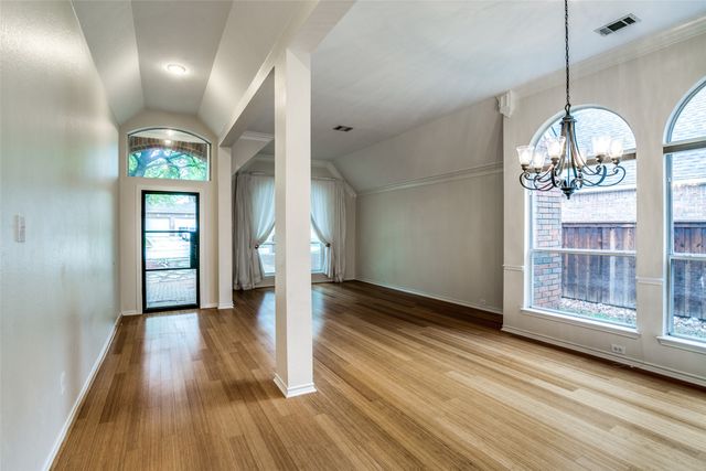 2120 Brentcove Drive, Grapevine, TX 76051