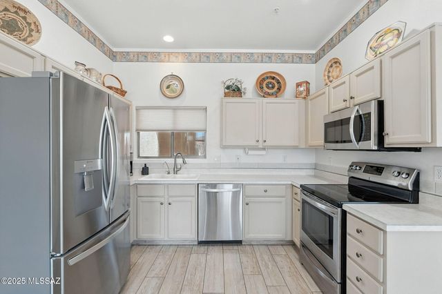 580 W Crenshaw Lane, Green Valley, AZ 85614