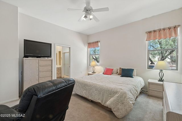 580 W Crenshaw Lane, Green Valley, AZ 85614