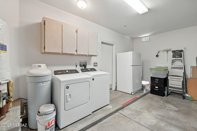 580 W Crenshaw Lane, Green Valley, AZ 85614