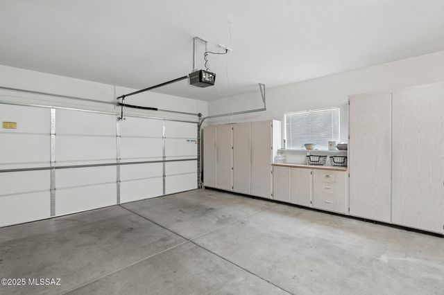 580 W Crenshaw Lane, Green Valley, AZ 85614