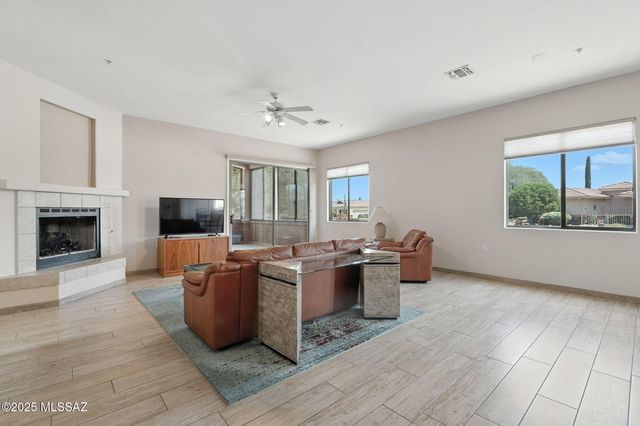 580 W Crenshaw Lane, Green Valley, AZ 85614