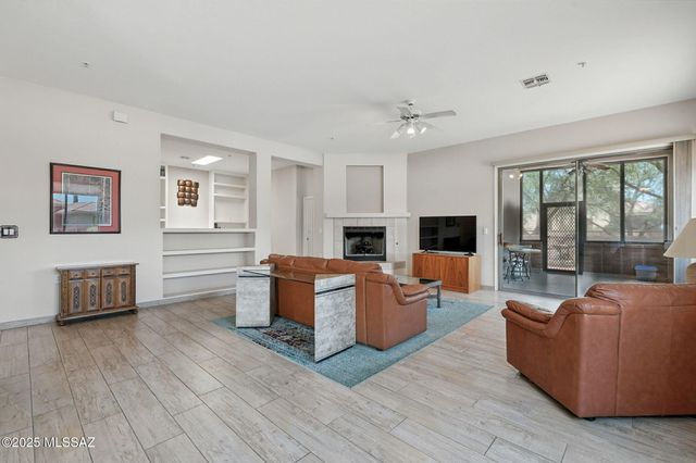 580 W Crenshaw Lane, Green Valley, AZ 85614