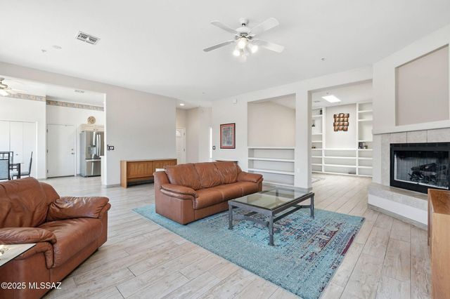 580 W Crenshaw Lane, Green Valley, AZ 85614