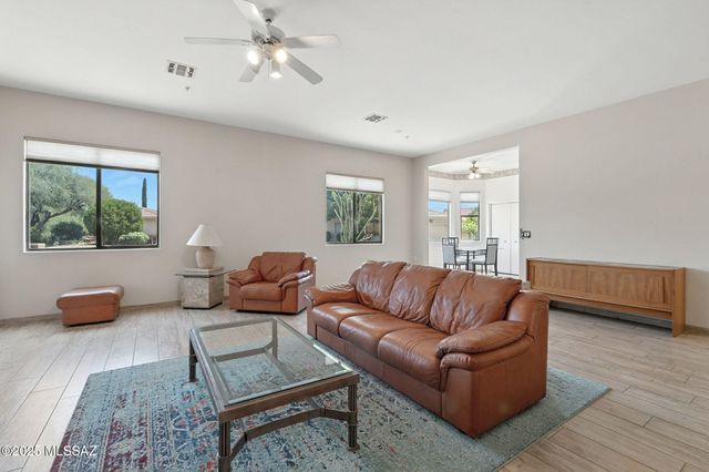 580 W Crenshaw Lane, Green Valley, AZ 85614