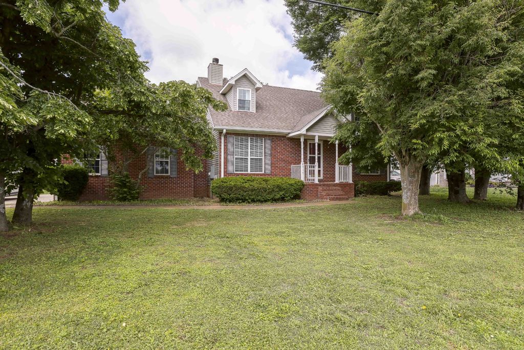2717 Learcrest Ct, Thompsons Station, TN 37179