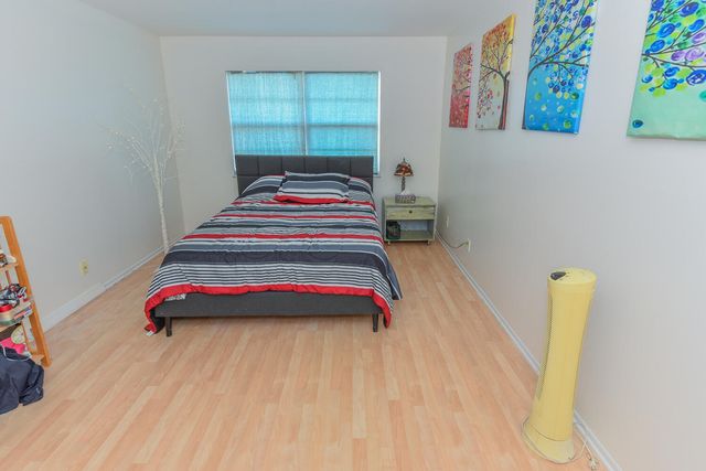 477 Lake Dora Drive, West Palm Beach, FL 33411