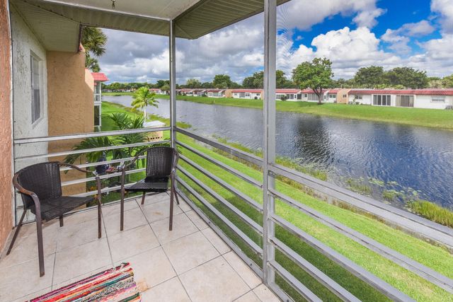 477 Lake Dora Drive, West Palm Beach, FL 33411