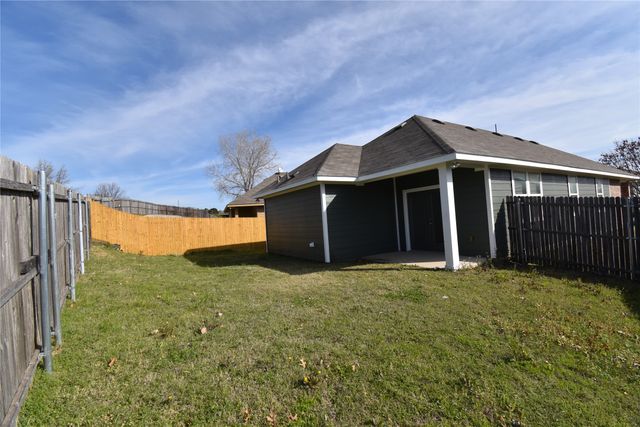 1110 Story Book Lane, Weatherford, TX 76086