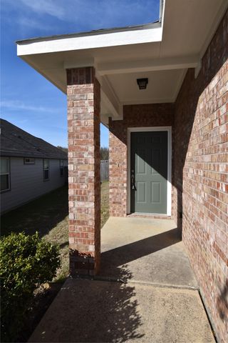 1110 Story Book Lane, Weatherford, TX 76086