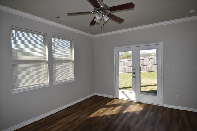 1110 Story Book Lane, Weatherford, TX 76086