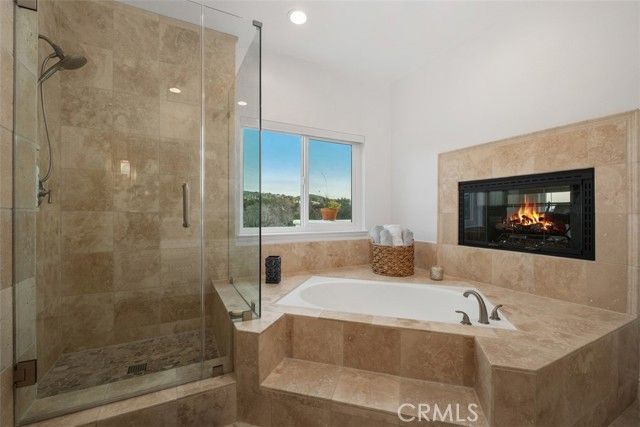 40 Via Barcaza, Laguna Hills, CA 92679