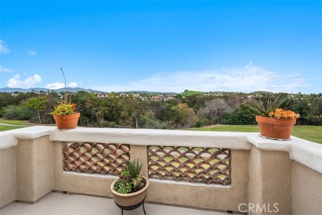 40 Via Barcaza, Laguna Hills, CA 92679