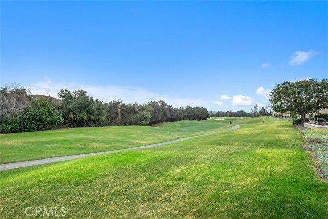 40 Via Barcaza, Laguna Hills, CA 92679