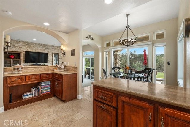 40 Via Barcaza, Laguna Hills, CA 92679