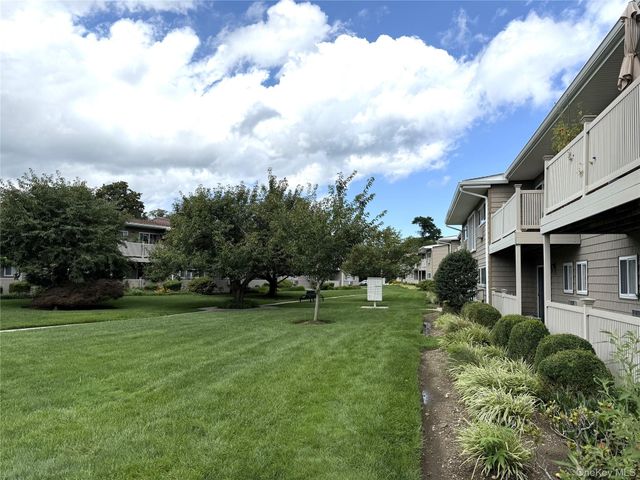 365 Rt 111 A16, Smithtown, NY 11787