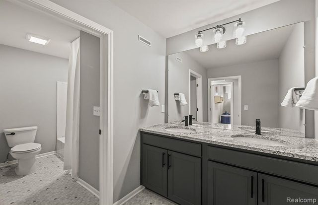 4032 Nottingham Circle, Clarkston, MI 48346