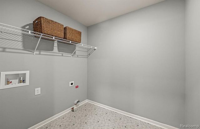 4032 Nottingham Circle, Clarkston, MI 48346