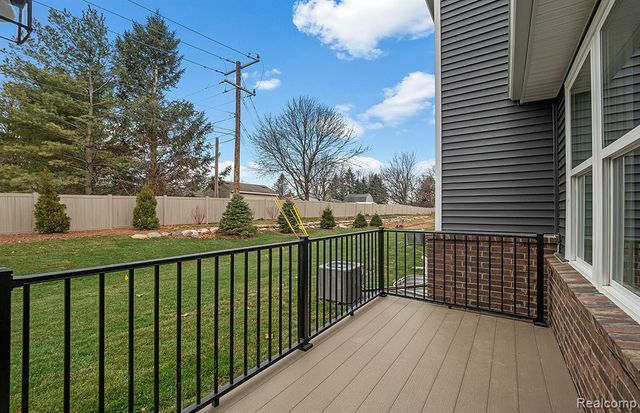 4032 Nottingham Circle, Clarkston, MI 48346
